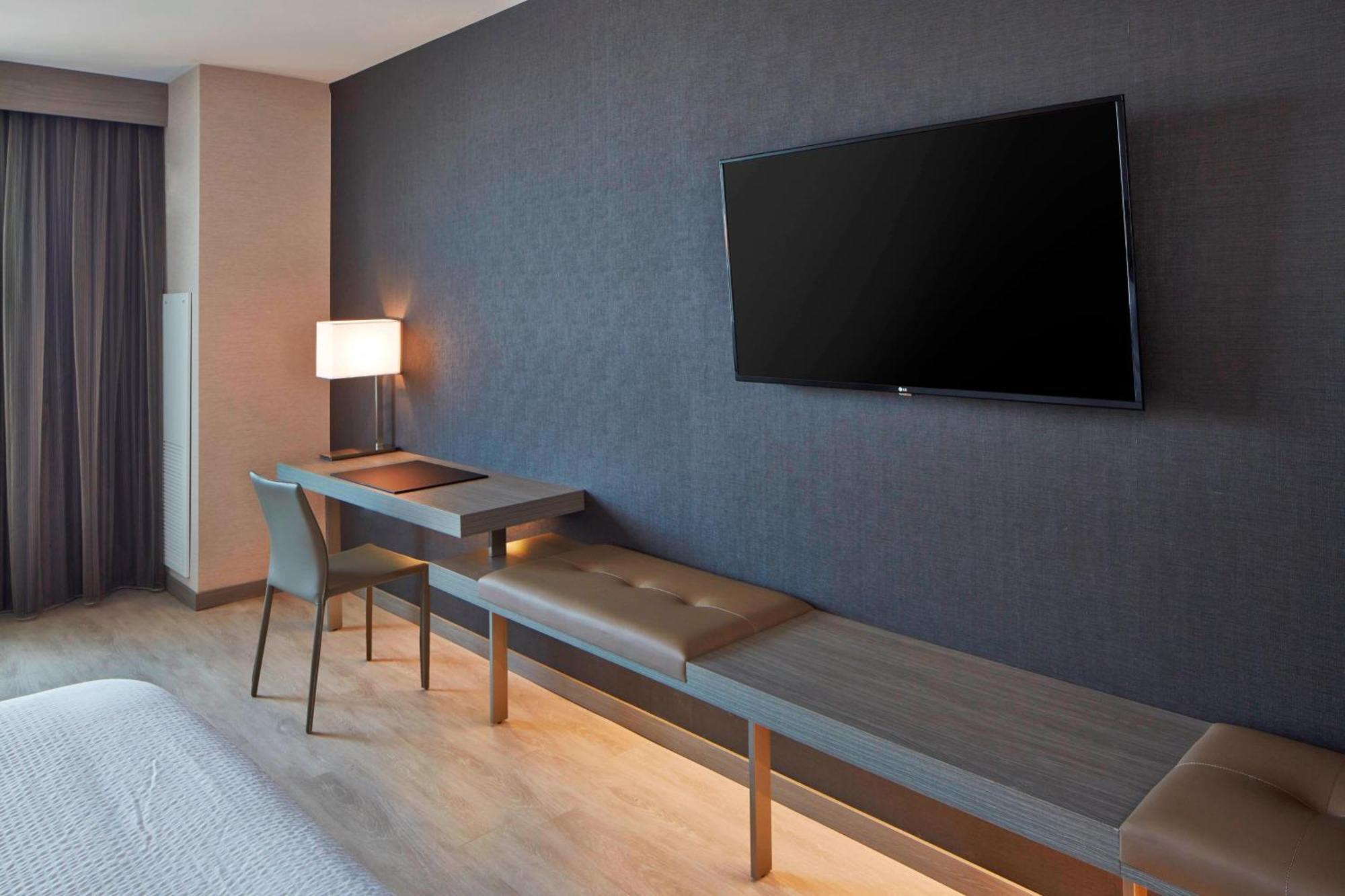 Hotel Ac By Marriott East Village Des Moines